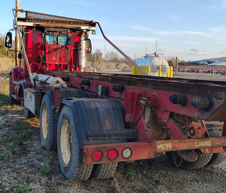 2003 INTERNATIONAL 9400i - Image 2